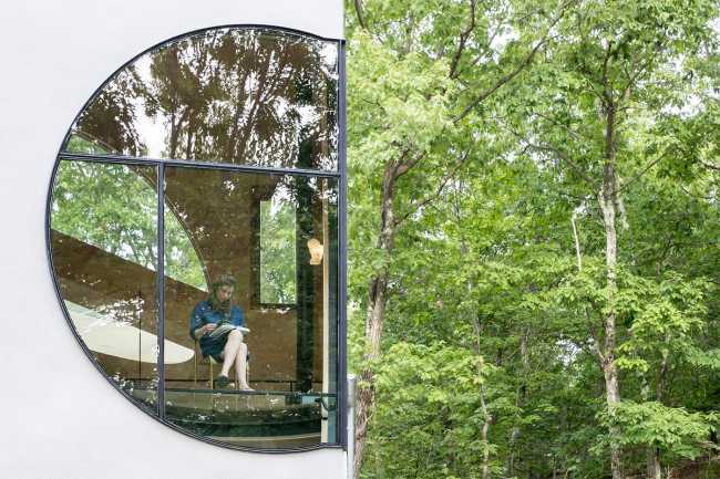 Circular corner window